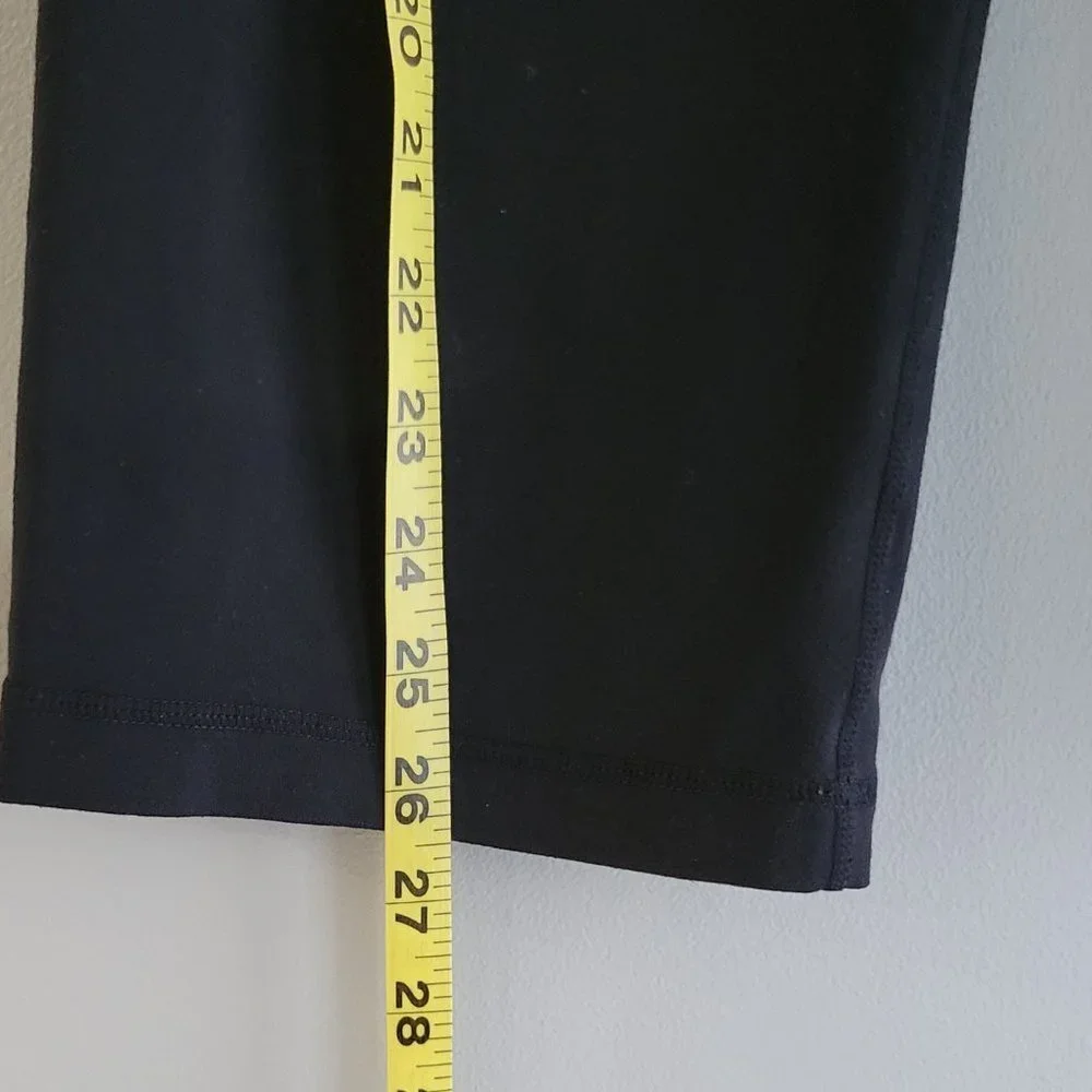 Lululemon Reversable Cropped Work out Leggings Size 4 - Picture 5 of 10